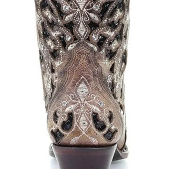 Corral Distressed Brown Boots with Black Embroidery - Picture 15 of 15